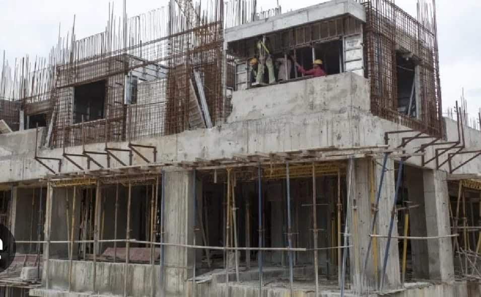 बेकायदा बांधकाम प्रकरणी नवनिर्वाचित नगरसेवकांचे पद धोक्यात; उच्च न्यायालयात याचिकेवर लवकरच सुनावणी